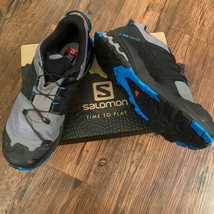 Salomon mens size 8 hiking shoes